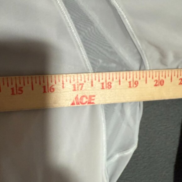 Lululemon Athletica If You’re Lucky Mesh Blouse Top Women's gray Long Sleeve - Picture 4 of 6